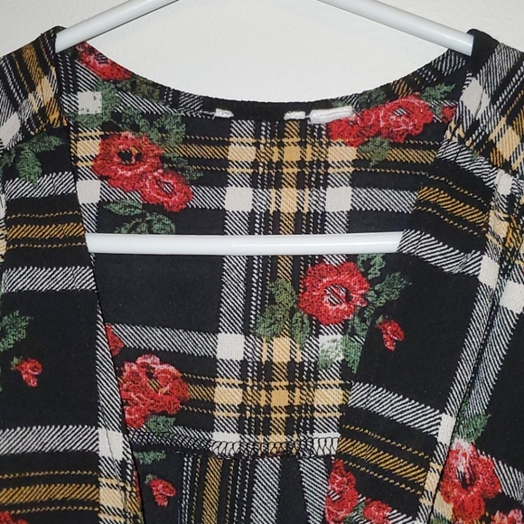 Floral Wrap Dress - Picture 6 of 7